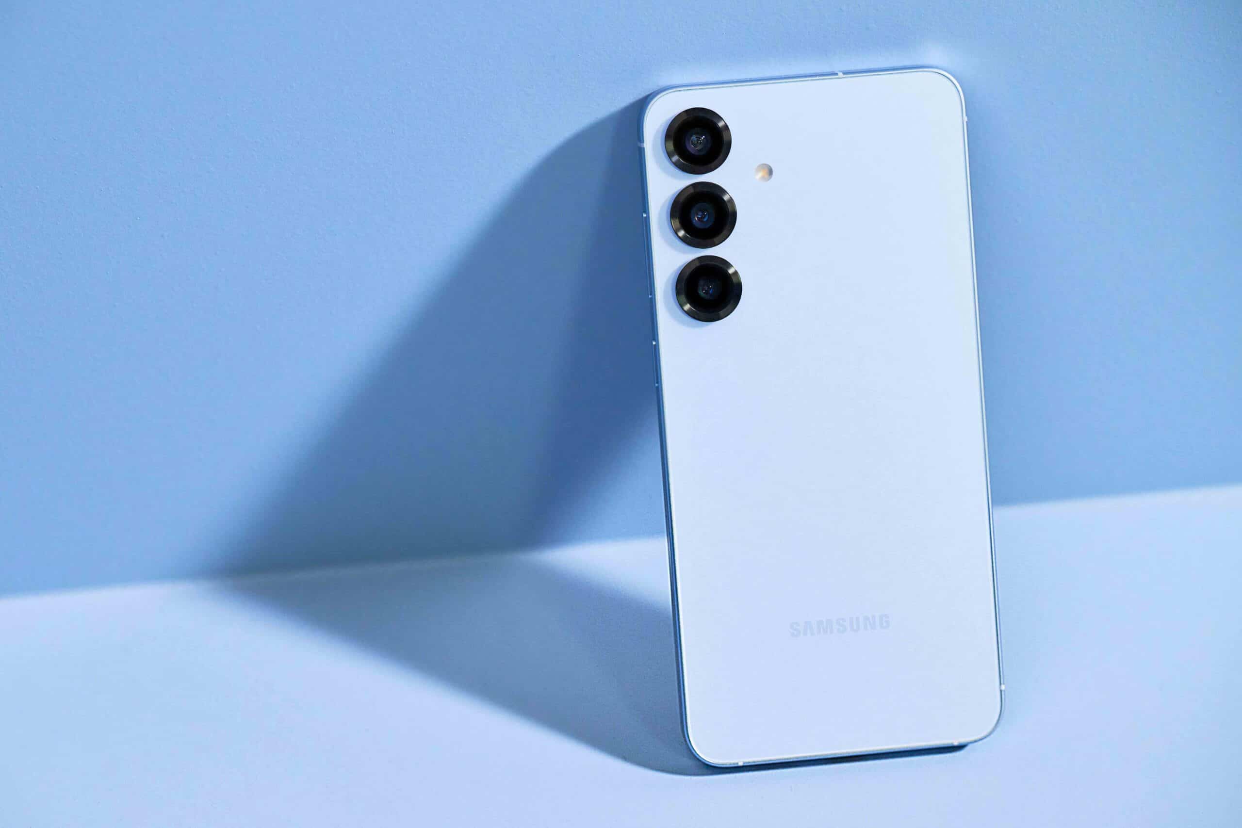 Samsung Galaxy S25 Review: A Compact Powerhouse with AI Integration